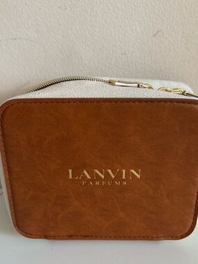 Lanvin white & brown leather perfume case #luxury #fragrance LANVIN Turkish Air